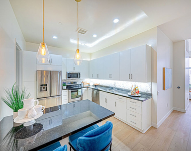 3223 W 6th Street - Photo Thumbnail 5