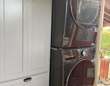 923 Alma Street - Photo Thumbnail 7