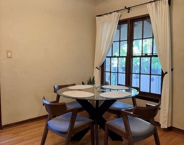 923 Alma Street - Photo Thumbnail 4