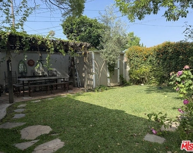 923 Alma Street - Photo Thumbnail 1
