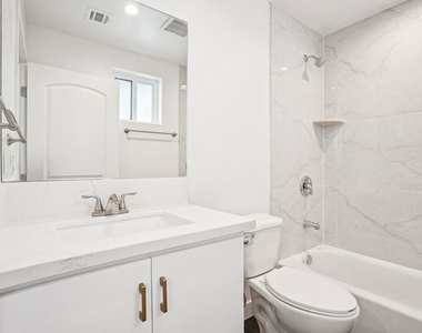 312 N Coronado Street - Photo Thumbnail 7
