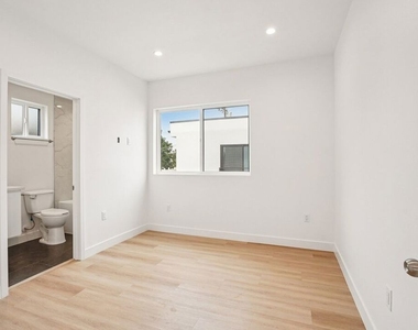 312 N Coronado Street - Photo Thumbnail 1