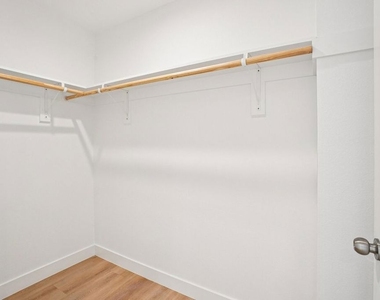 312 N Coronado Street - Photo Thumbnail 10
