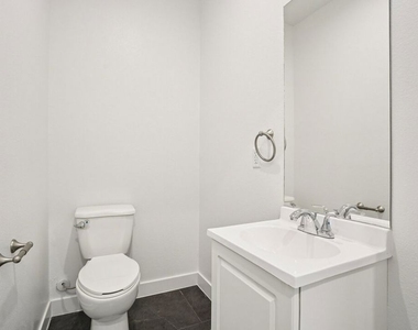 312 N Coronado Street - Photo Thumbnail 9