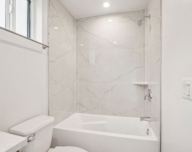 312 N Coronado Street - Photo Thumbnail 12
