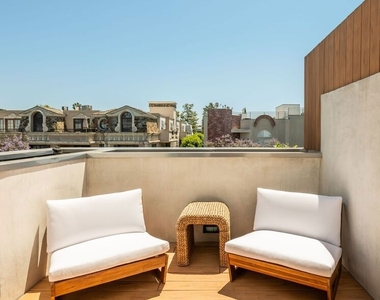 855 N Croft Avenue - Photo Thumbnail 20