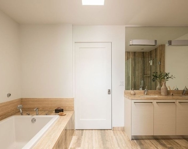 855 N Croft Avenue - Photo Thumbnail 21