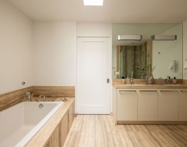 855 N Croft Avenue - Photo Thumbnail 26