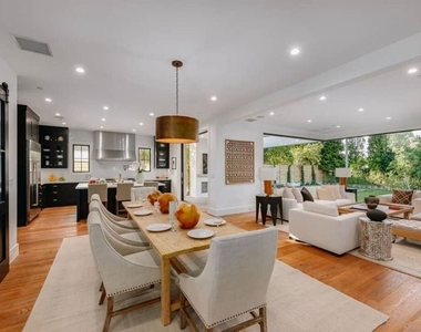 12739 Halkirk Street - Photo Thumbnail 7