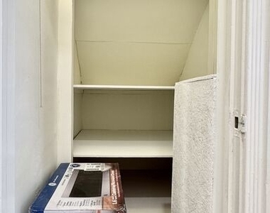408 1/2 S Spalding Drive - Photo Thumbnail 43