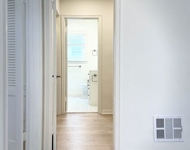 408 1/2 S Spalding Drive - Photo Thumbnail 25