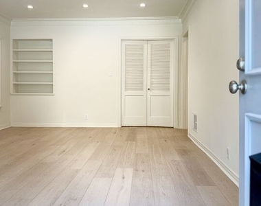 408 1/2 S Spalding Drive - Photo Thumbnail 3