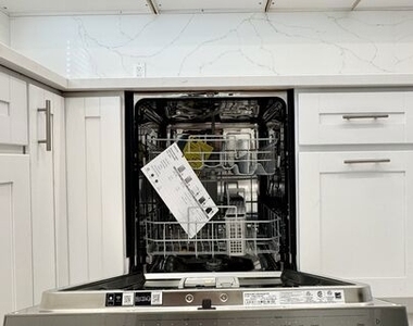 408 1/2 S Spalding Drive - Photo Thumbnail 21