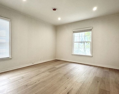 408 1/2 S Spalding Drive - Photo Thumbnail 37