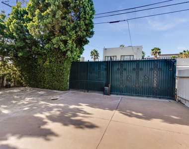 10767 Oregon Avenue - Photo Thumbnail 21