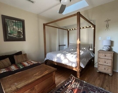 2746 Stoner Avenue - Photo Thumbnail 14