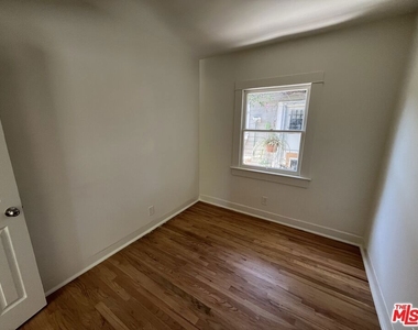 424 N Venice Boulevard - Photo Thumbnail 13