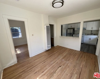 424 N Venice Boulevard - Photo Thumbnail 4