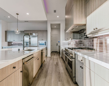 11811 N Greenwood Drive - Photo Thumbnail 10