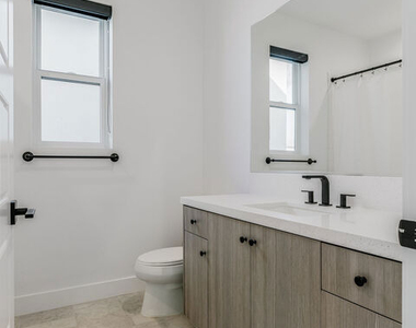 11811 N Greenwood Drive - Photo Thumbnail 21