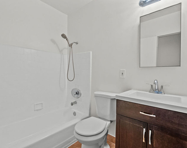 1540 N Fuller Avenue - Photo Thumbnail 12