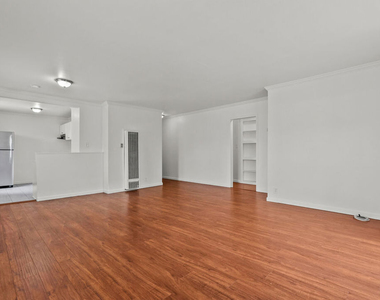 1540 N Fuller Avenue - Photo Thumbnail 9