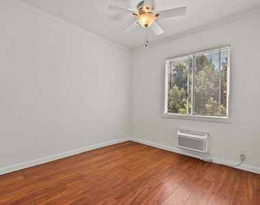 1540 N Fuller Avenue - Photo Thumbnail 16