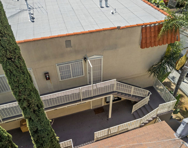 1540 N Fuller Avenue - Photo Thumbnail 2
