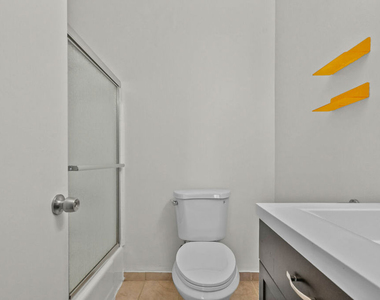 1540 N Fuller Avenue - Photo Thumbnail 18