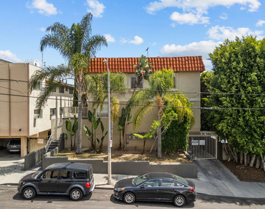 1540 N Fuller Avenue - Photo Thumbnail 1