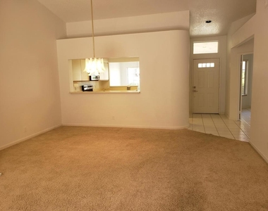 136 Desert Falls Drive E - Photo Thumbnail 8