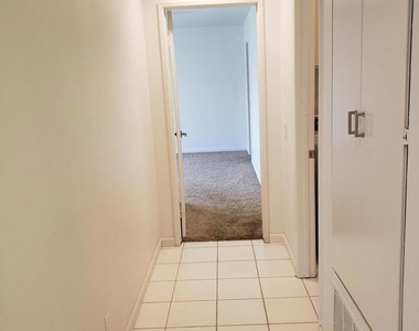 136 Desert Falls Drive E - Photo Thumbnail 25