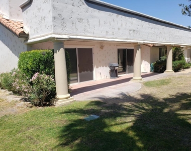 136 Desert Falls Drive E - Photo Thumbnail 32