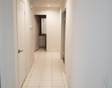 136 Desert Falls Drive E - Photo Thumbnail 17