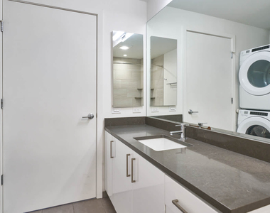1401 East Madison Street - Photo Thumbnail 35