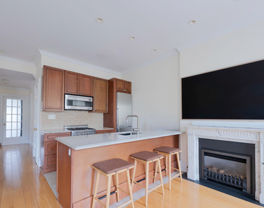152 9th Avenue - Photo Thumbnail 1