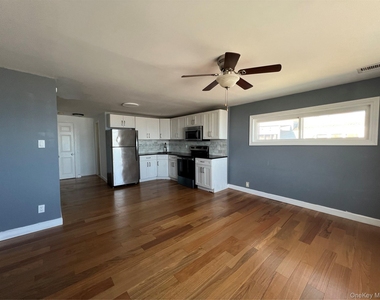 14 Bayville Avenue - Photo Thumbnail 4