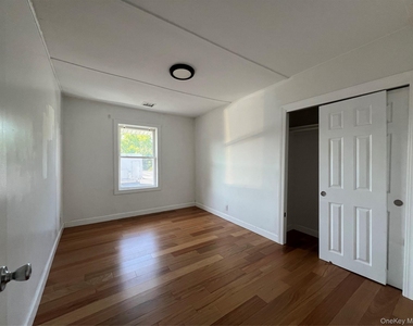 14 Bayville Avenue - Photo Thumbnail 7