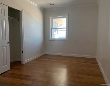 14 Bayville Avenue - Photo Thumbnail 7