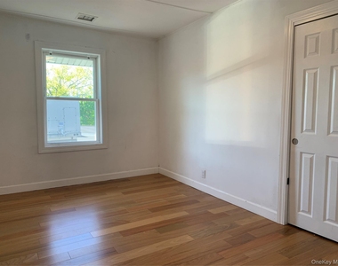 14 Bayville Avenue - Photo Thumbnail 8