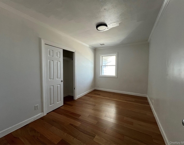 14 Bayville Avenue - Photo Thumbnail 6