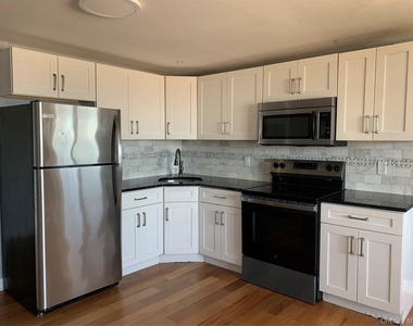 14 Bayville Avenue - Photo Thumbnail 4