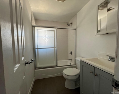 14 Bayville Avenue - Photo Thumbnail 8