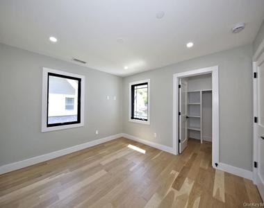23 Hudson Avenue - Photo Thumbnail 14