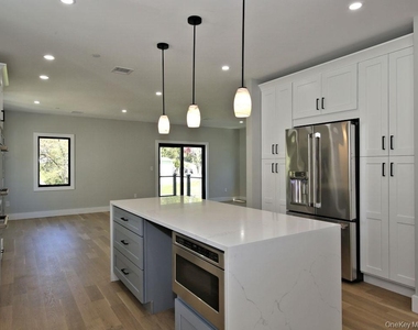 23 Hudson Avenue - Photo Thumbnail 3