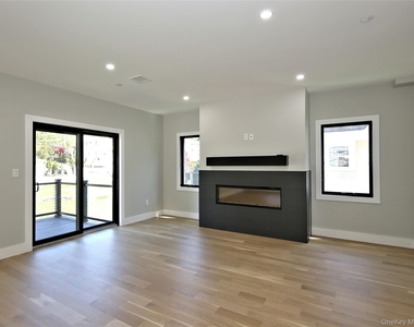 23 Hudson Avenue - Photo Thumbnail 6