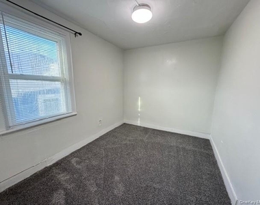 70 Main Street - Photo Thumbnail 6