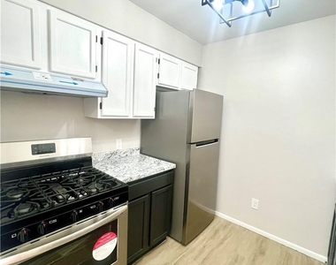 13-19 Cole Street - Photo Thumbnail 3