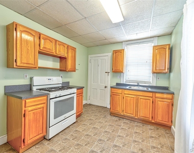 40 Bayside Avenue - Photo Thumbnail 2