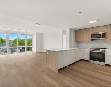 10 Lyon Place - Photo Thumbnail 3